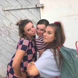 Meet your Posher, Naomi